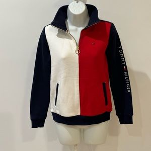 Beautiful Tommy Hilfiger sweater